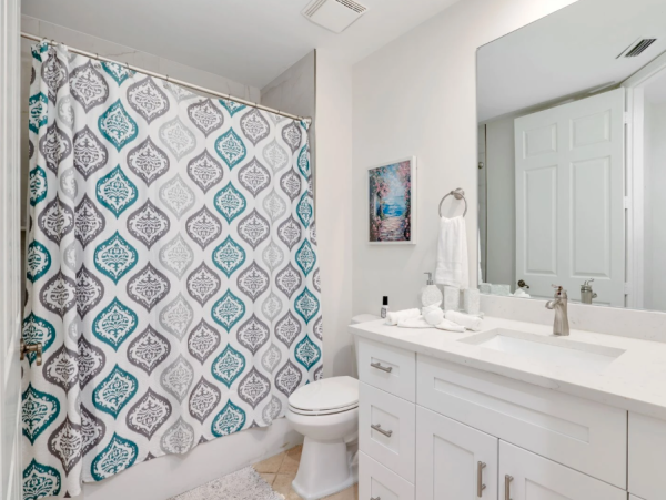 Spacious 3-Bedroom Condo in Naples - Renovated Resort-Style Amenities